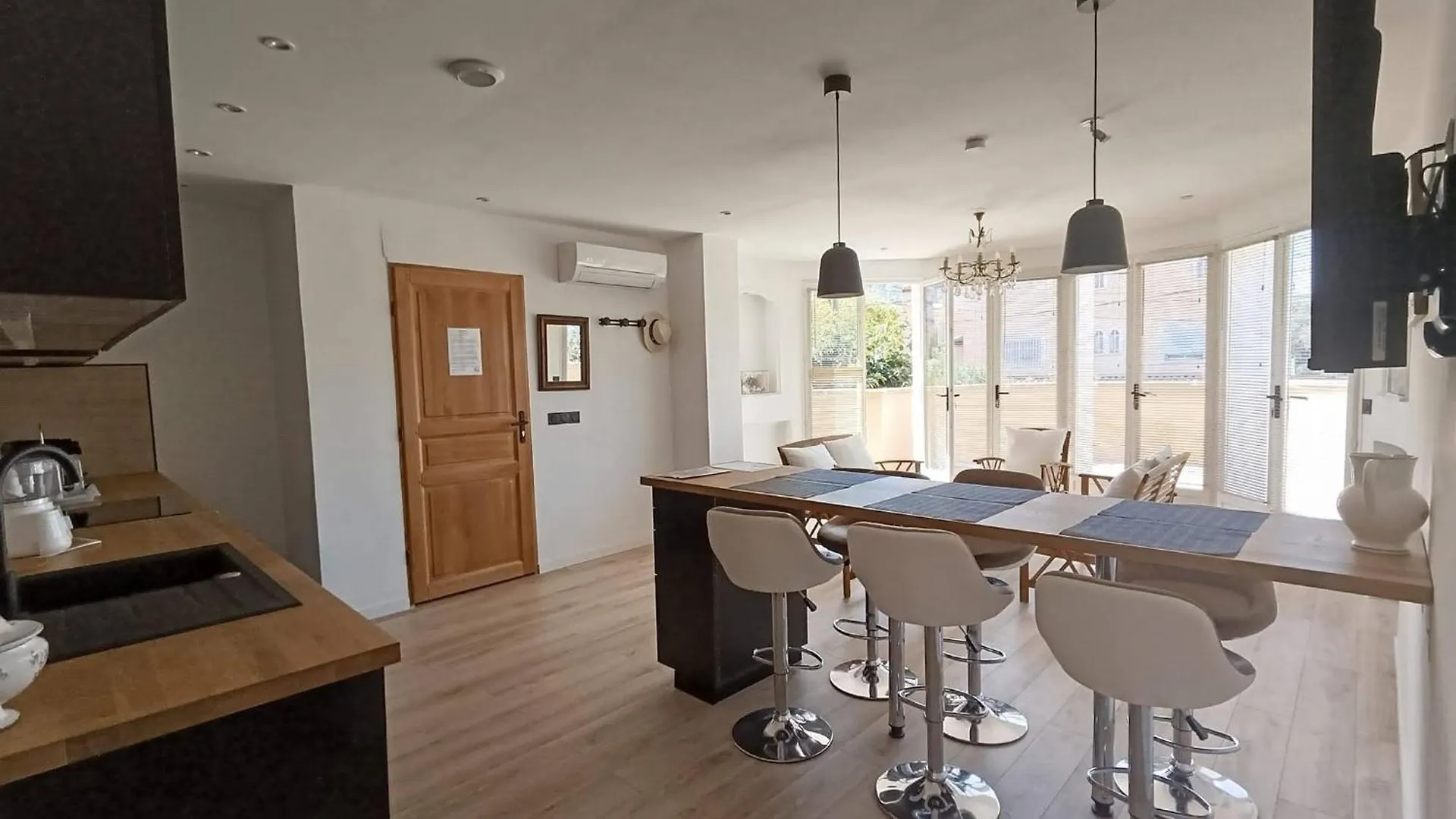 Appartement 3 Chambres Avec Terrasse Vue Mer A 150 M De La Plage Marsylia Francja