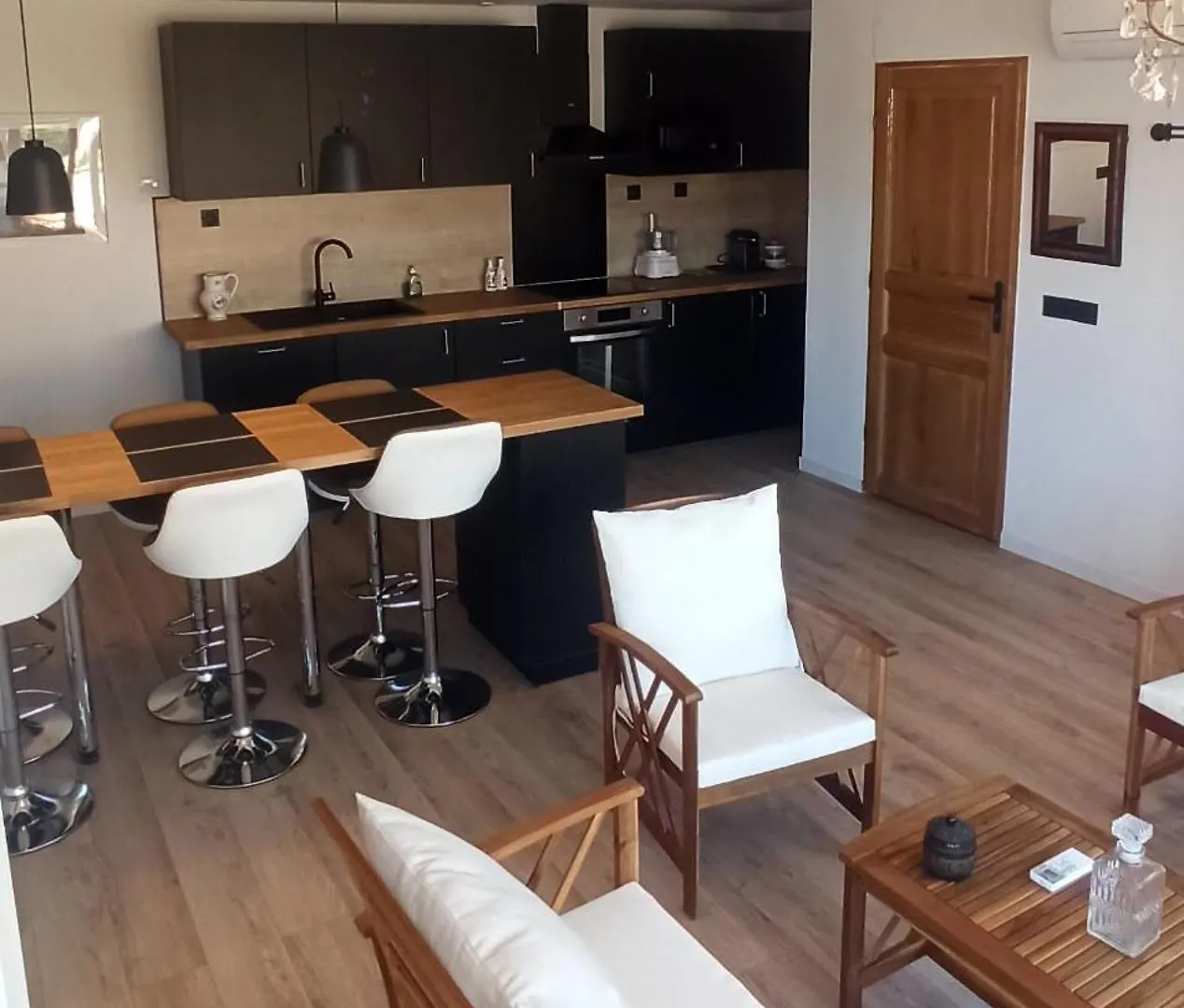 Appartement 3 Chambres Avec Terrasse Vue Mer A 150 M De La Plage 马赛 公寓